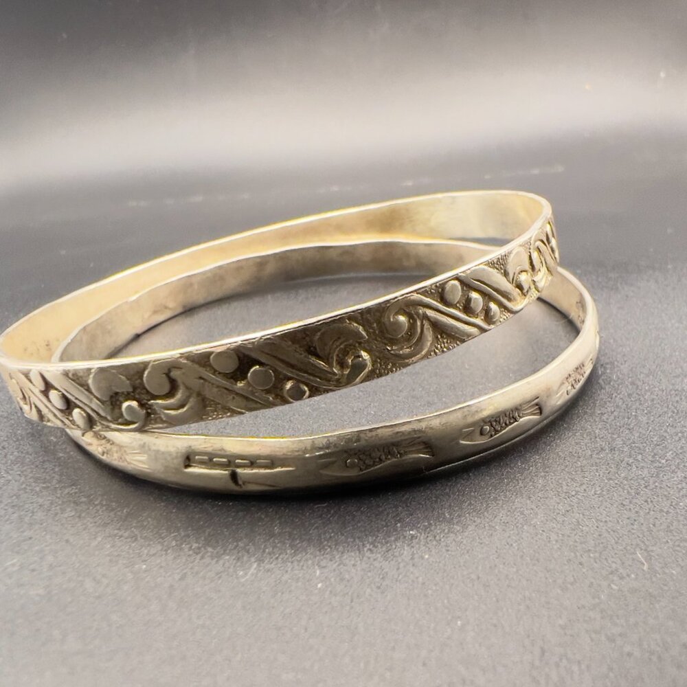 Vintage Taxco Mexican Silver Bangles Pair 2 Floral Fish Boho - Picture 2 of 9
